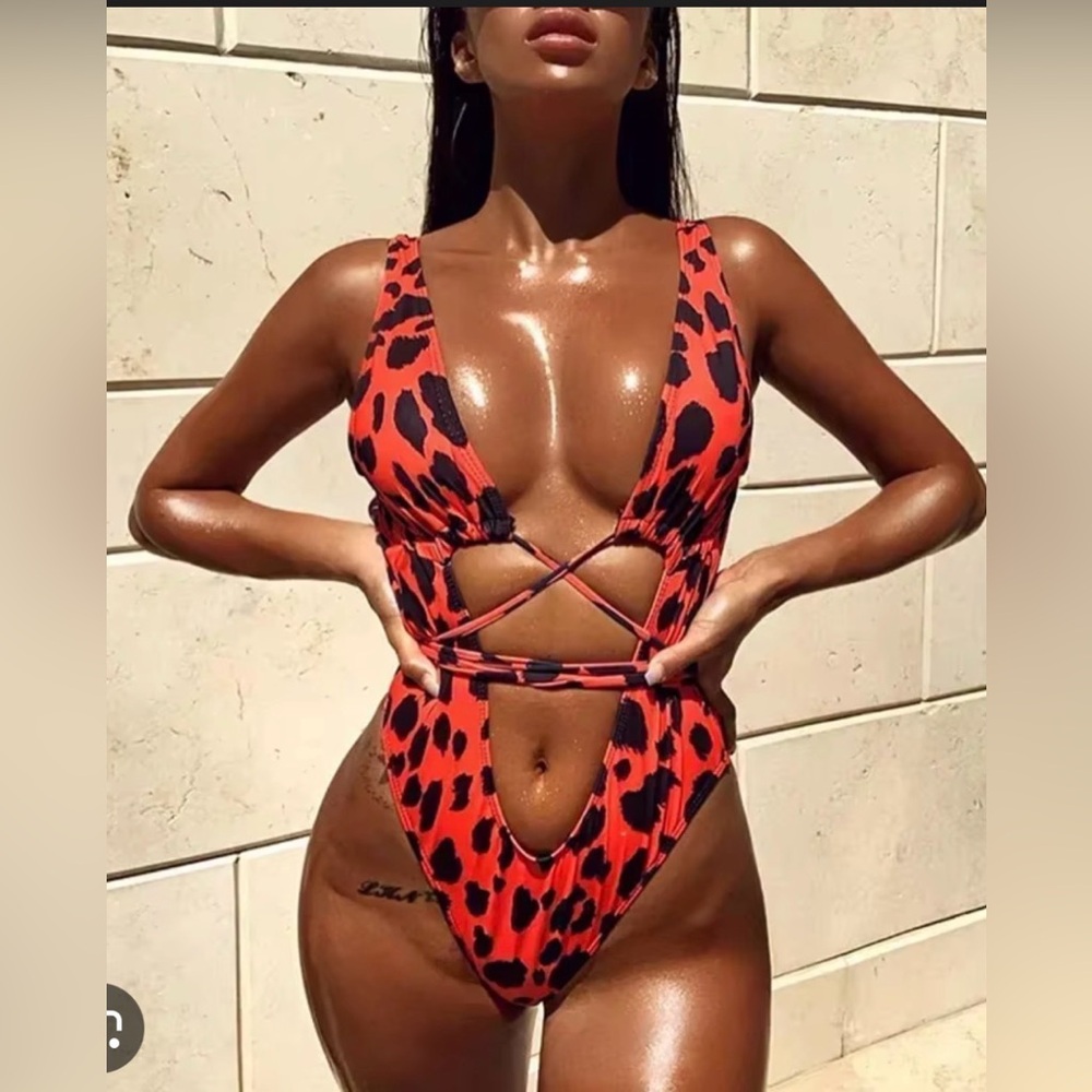 One piece swim